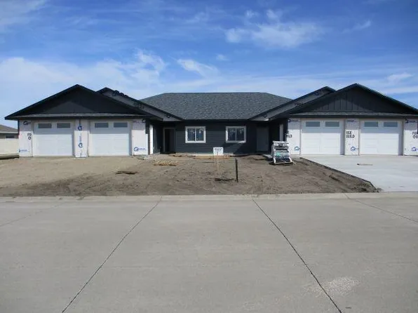 99 Nolan Dr W, Emmetsburg, IA 50536