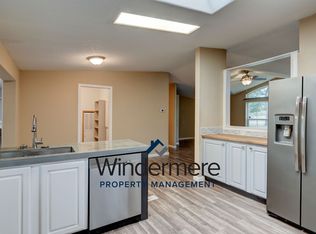 1058 Donald Ave, Oak Harbor, WA 98277