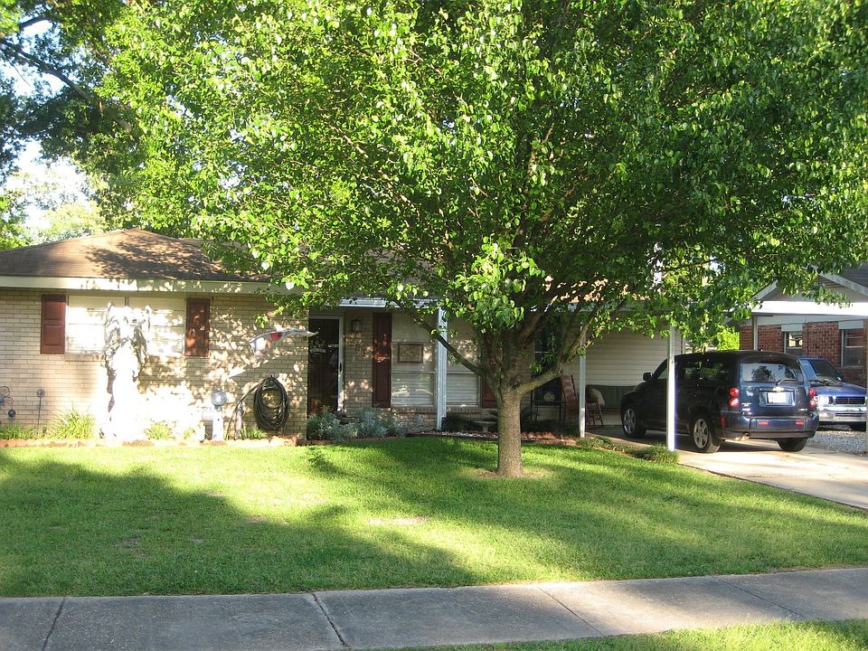 1st image of 287 Fontainebleau Dr