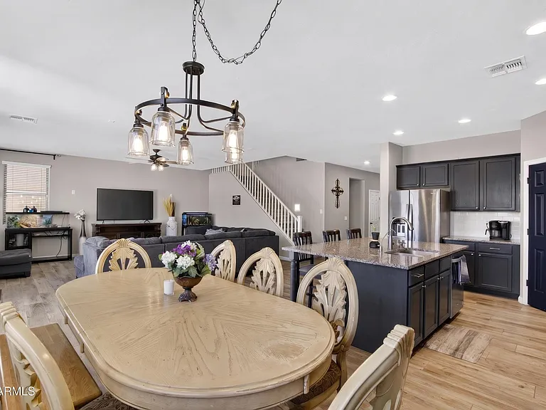 734 W Desert Seasons Dr — Photo 15