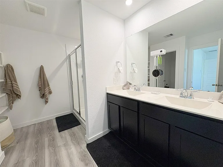 2913 Crown Gate Dr — Photo 16