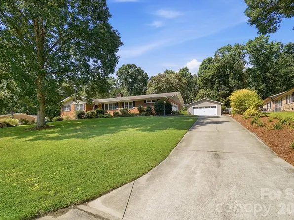 3282 Woodchuck Dr, Kannapolis, NC 28081