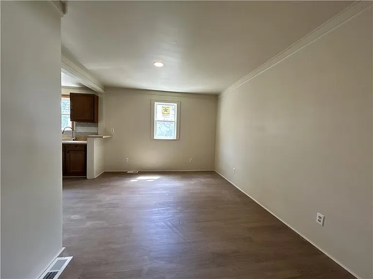 1317 Plum St — Photo 6
