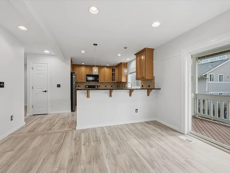 10217 SE 237th St — Photo 6