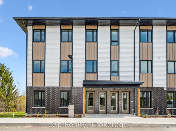 465 Garafraxa St W #10, Centre Wellington, ON N1M 1E6