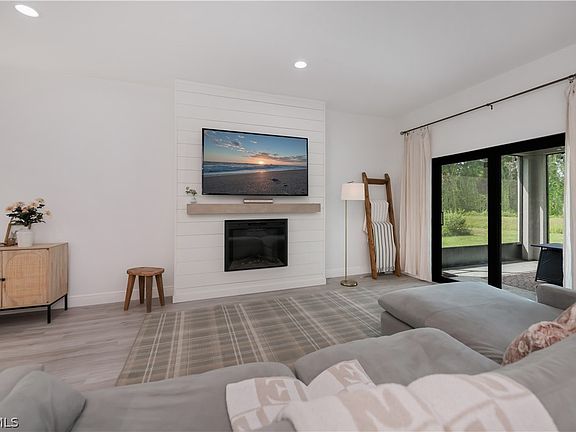 5th image of 3037 Harvard Cir