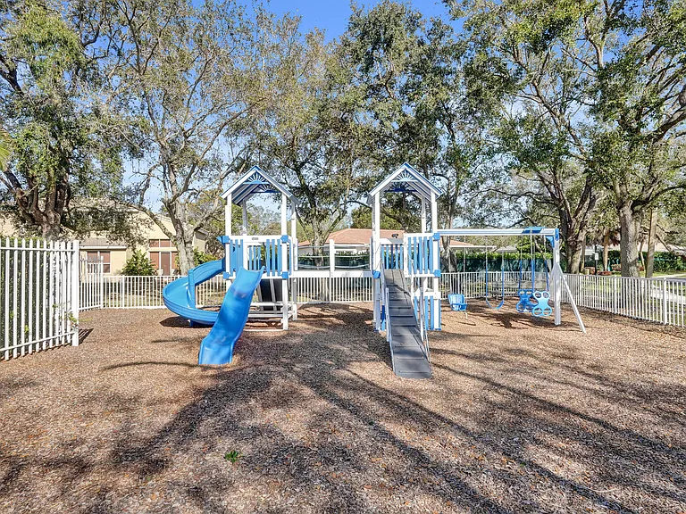 4214 NW 38th Dr — Photo 52