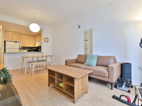 85 Bloor St E #1608, Toronto, ON M4W 3Y1