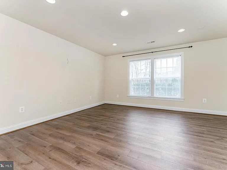 8032 Reserve Way — Photo 20
