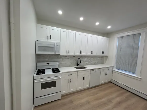 (undisclosed Address), North Bergen, NJ 07047