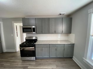 172 Center St #2L, Chicopee, MA 01013