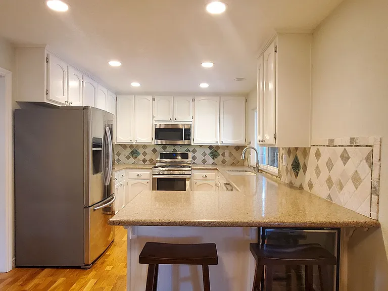 16745 Spring Hill Ct — Photo 3