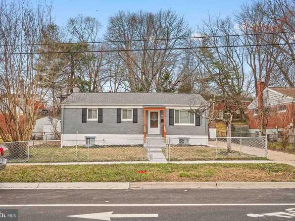 4718 Boiling Brook Pkwy, Rockville, MD 20852