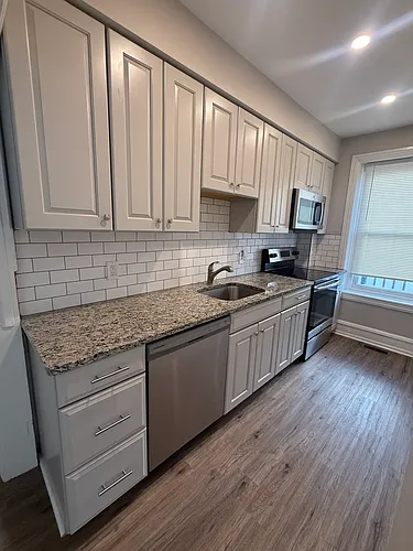 415 E Broad St #B Photo 1