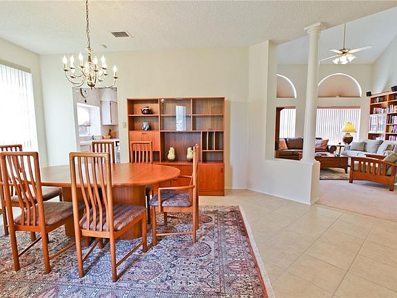 3rd image of 1100 Canoe Ln