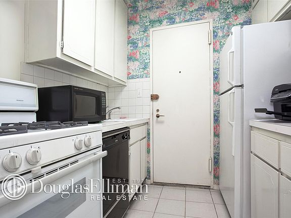 4th image of 400 E 56th St APT 8F