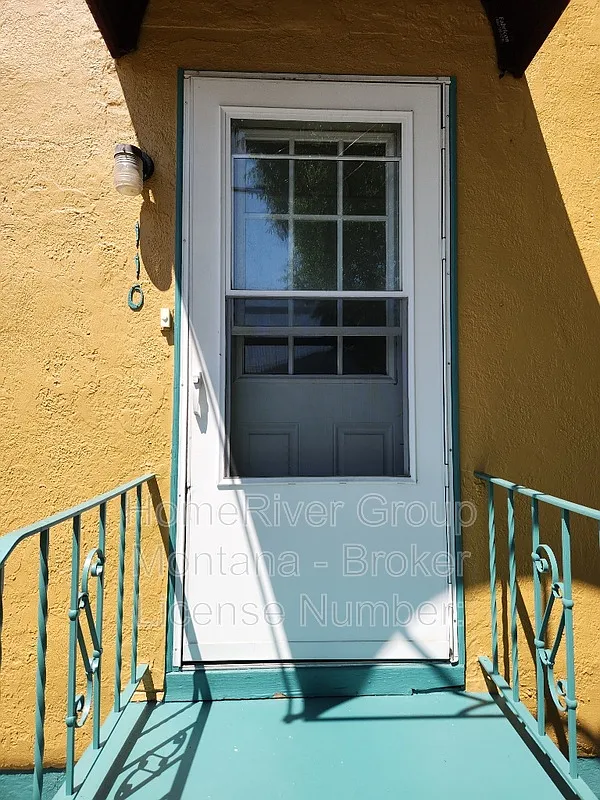 3 bed, 2.0 bath, 1872 sqft, $2,395 — Photo 2