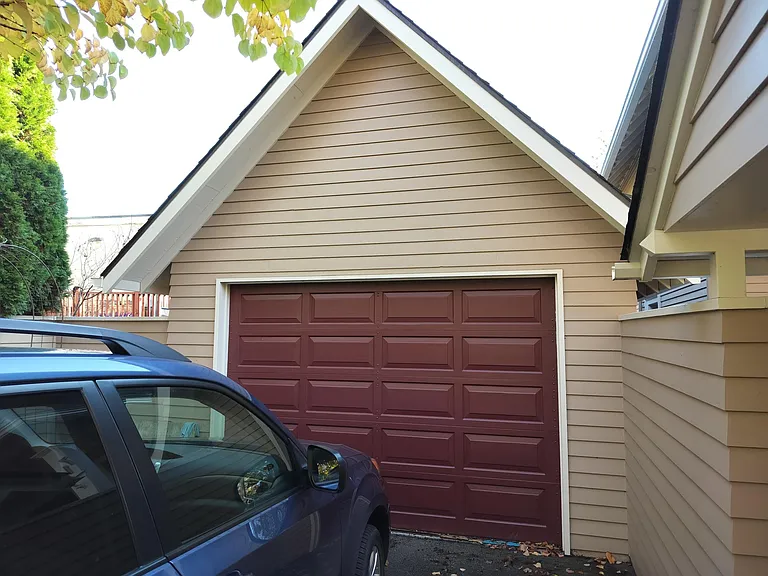 24th Ave E — Photo 26