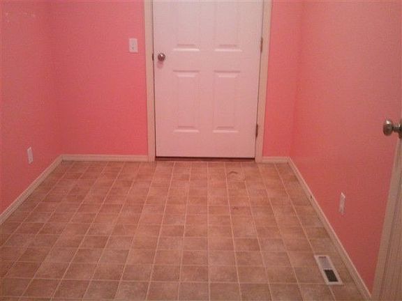 4th image of 20 Mountain Vista Cir