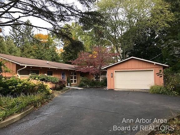 3rd image of 1739 Sheridan Dr