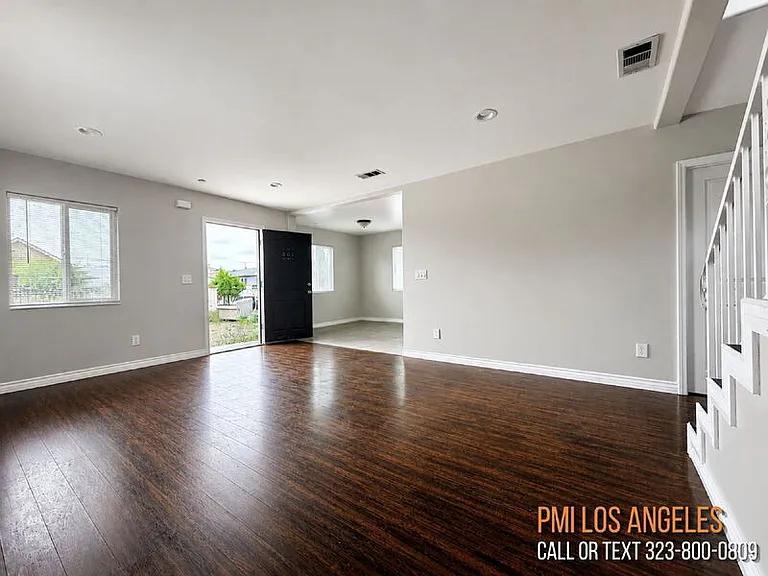 1549 E 50th St — Photo 13