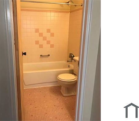 5th image of 503 Woodlawn Ave APT 7