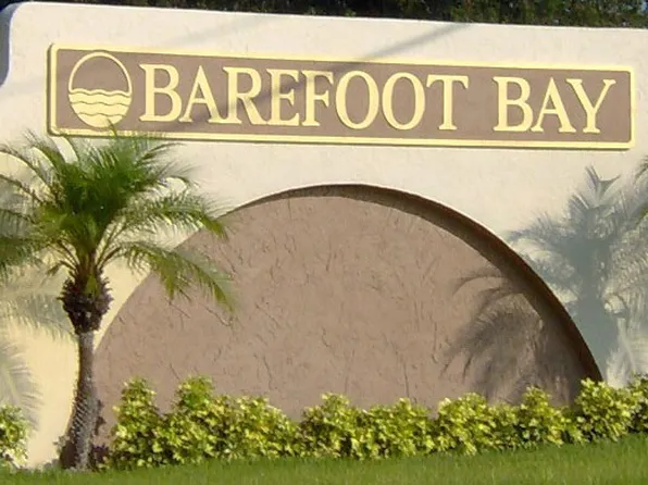 702 Lark Dr, Barefoot Bay, FL 32976