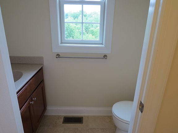 Powder rm w/ceramic tile