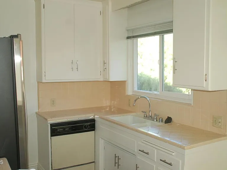 719 W Camino Real Ave #A — Photo 2