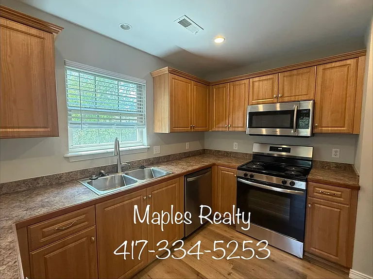 141 Scotch Pine Ct — Photo 31