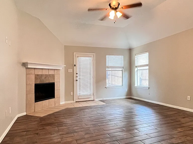 2109 Michelle Creek Dr — Photo 16