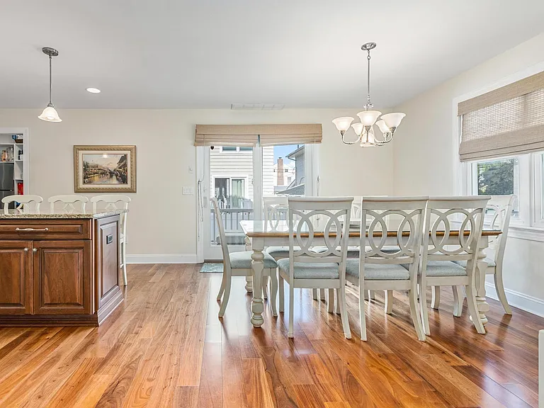 29 N Iroquois Ave #5/21-6/27 — Photo 12
