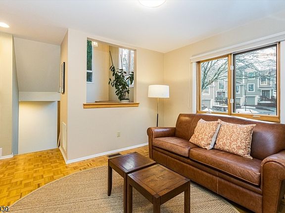 5th image of 61 Mill Pond Rd #61