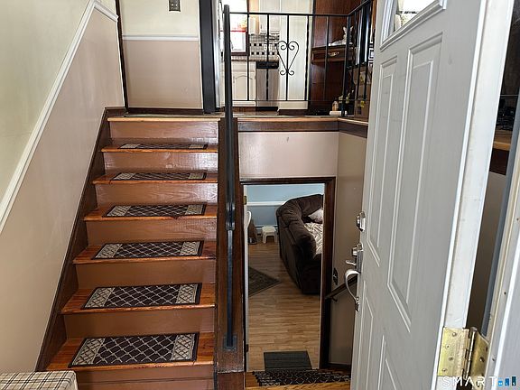 5th image of 33 Sky View Circle