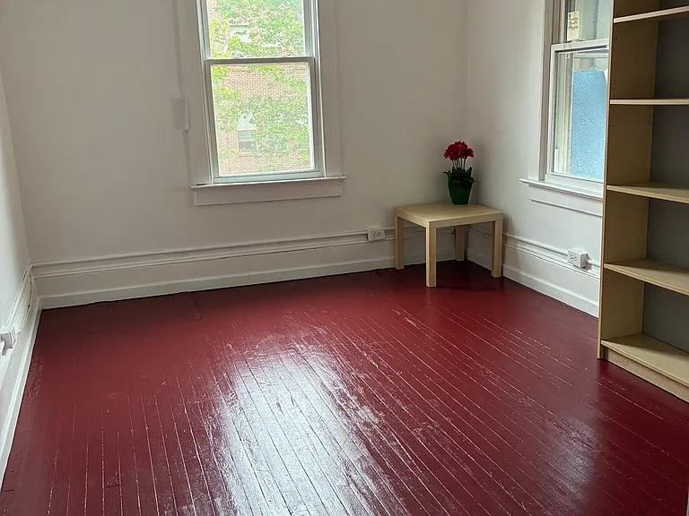 5510 44th Ave — Photo 10