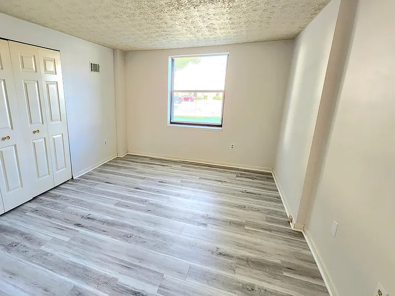 807 Stratford Way #C — Photo 12