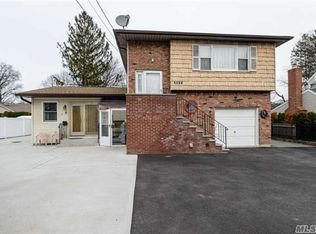322 Ellison Ave, Westbury, NY 11590