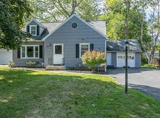 75 Crestfield Dr, Rochester, NY 14617