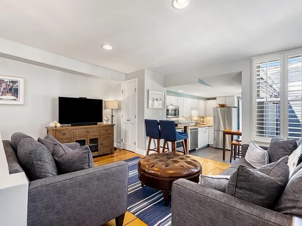 36 Auburn St #3, Charlestown, MA 02129