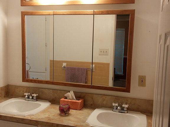 5th image of 2342 Larchmont Dr
