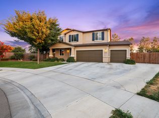 3631 N Shady Ct, Visalia, CA
