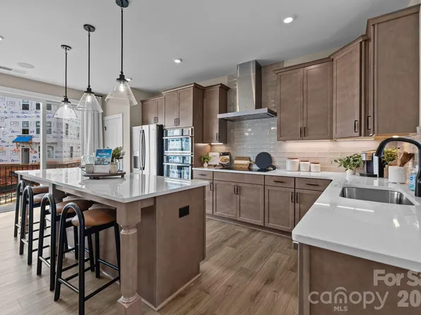 4117 Westbound Dr, Charlotte, NC 28278