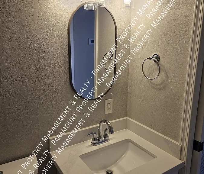 5611 E Grandview Rd — Photo 32