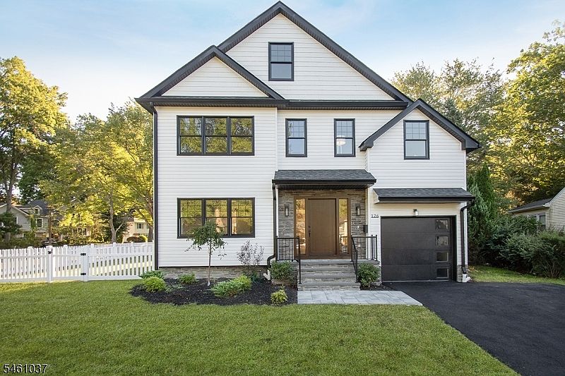 1st image of 126 Hickson Dr