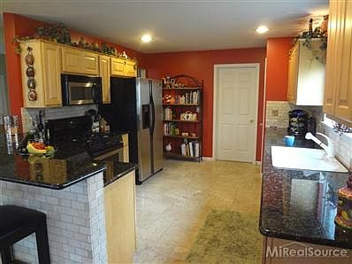 5th image of 43260 Creek Dr