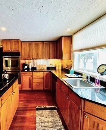 4th image of 214 216 River Rd E