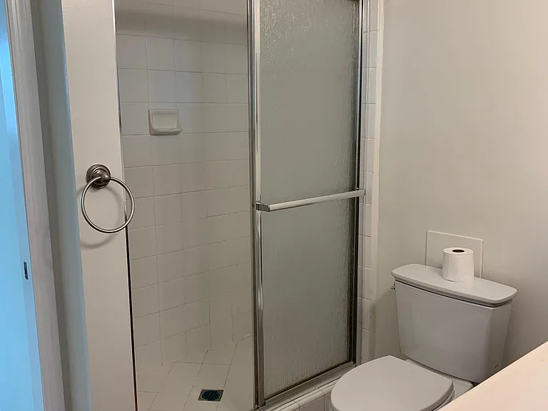 jack / jill shower & double vanity