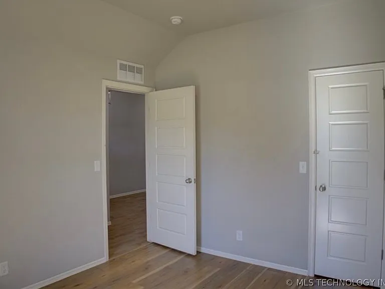 7012 S Elder Ave — Photo 27