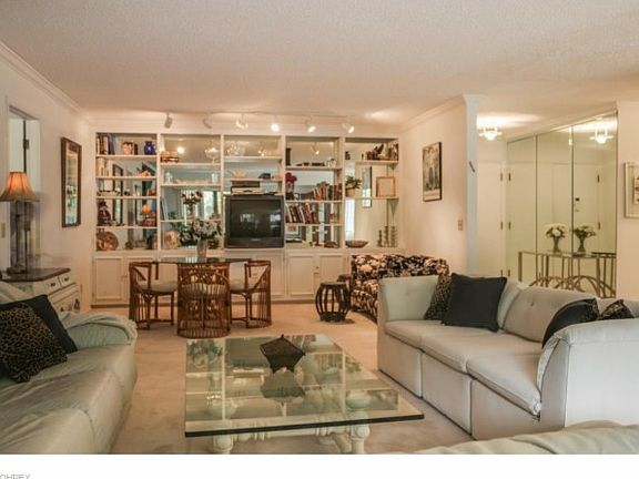 2nd image of 1008 Bunker Dr APT 100
