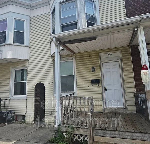 826 Wallace St — Photo 1